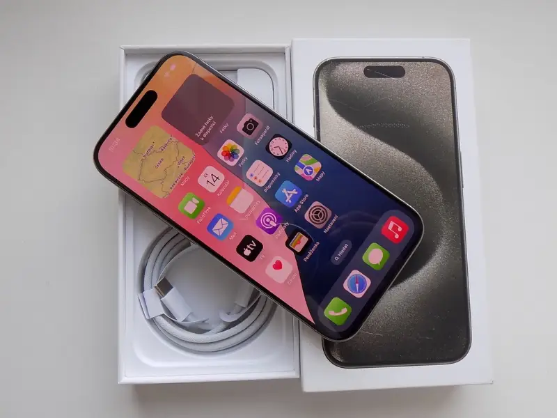 iPhone 15 Pro 128GB Přírodní titan